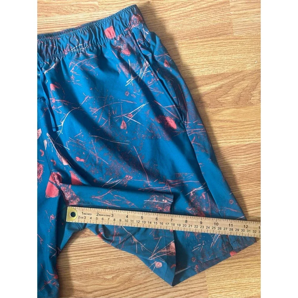 The North Face Men’s Large Printed Shorts Blue Red Outdoor Hiking Casual